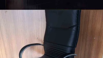 Girdiği iş yerinden koltuk çaldı