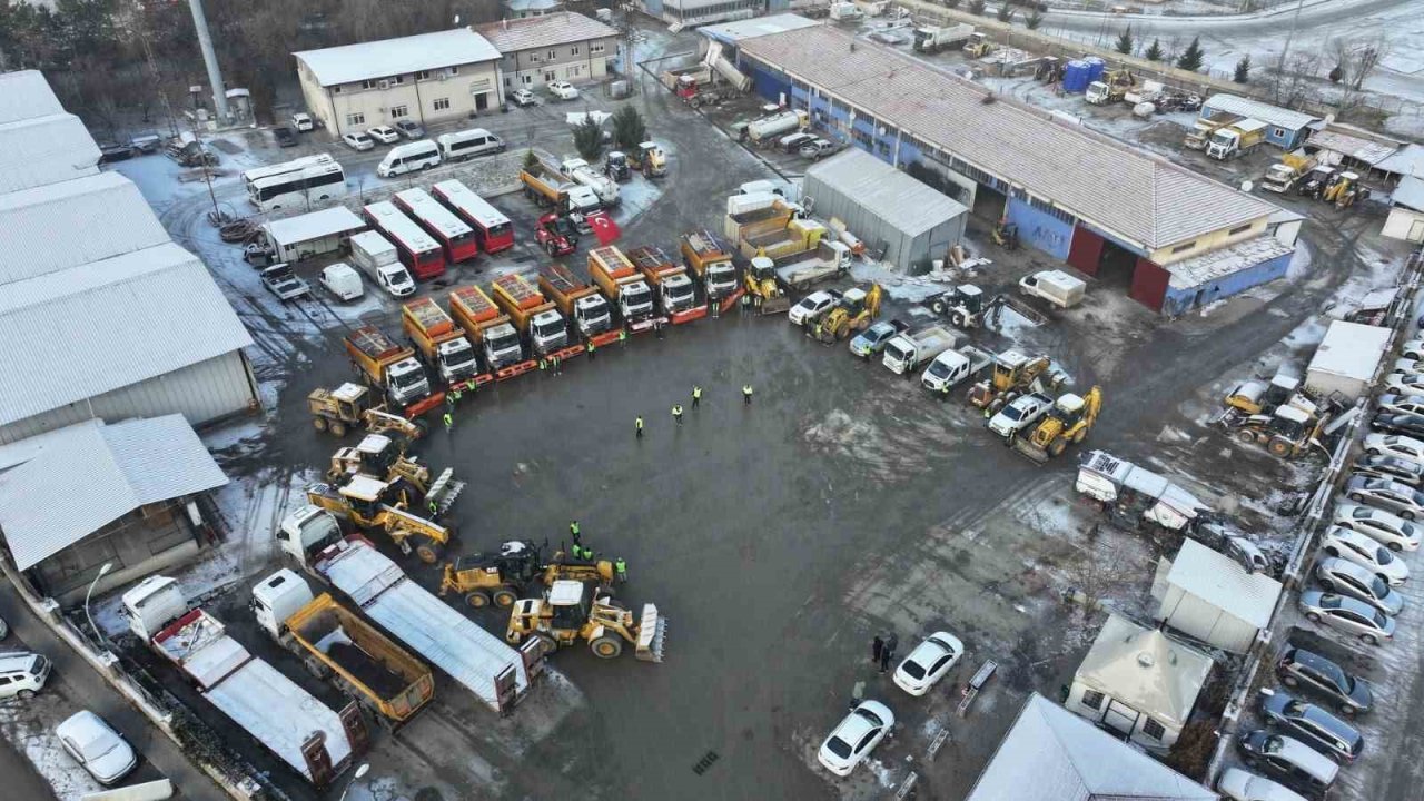 Gölbaşı Belediyesi, karla mücadeleye hazır