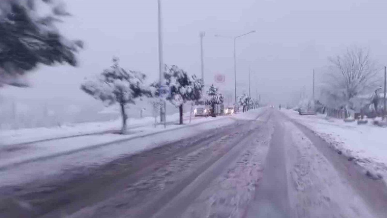 Gölbaşı ilçesinde yoğun kar yağışı
