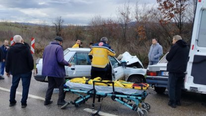 Gönen’de iki otomobil çarpıştı: 6 yaralı