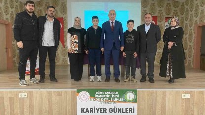GSB Müdürü Kariyer günlerinde öğrencilerle buluştu