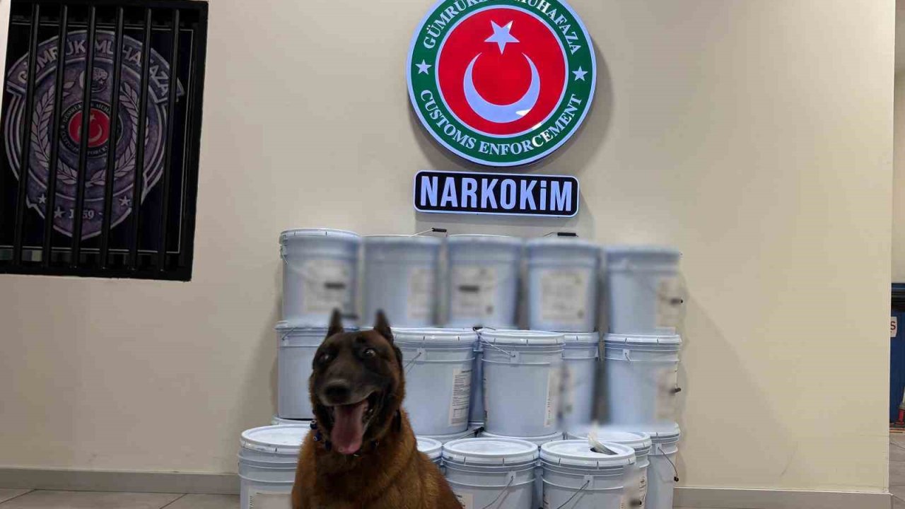 Gümrükler Muhafaza ekiplerince düzenlenen operasyonlarda 1 milyar 945 milyon lira değerinde uyuşturucu madde yakalandı