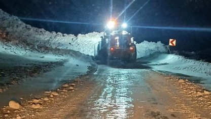 Gümüşhane’de Yağmurdere karayoluna çığ düştü