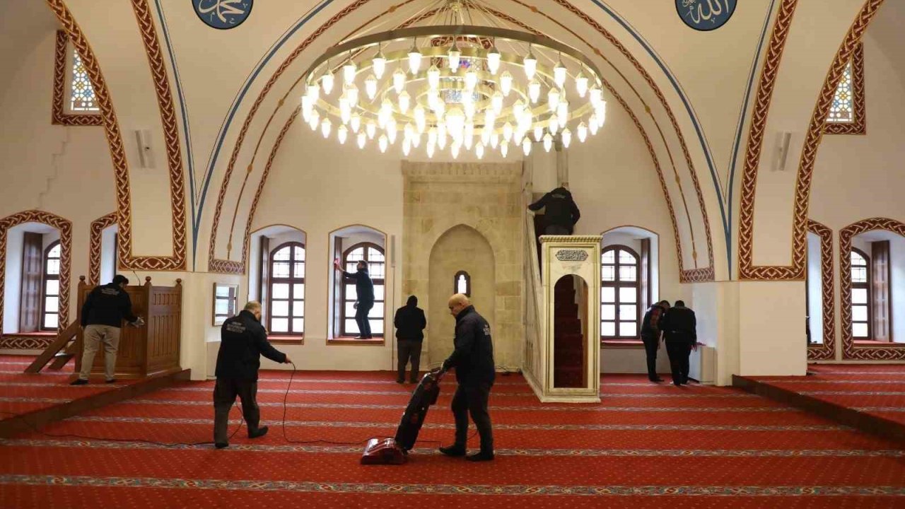 Habibi Neccar Camii’nin temizliği HBB’ye emanet