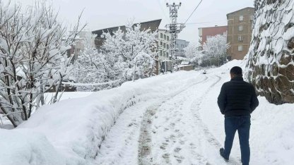 Hakkari’de 310 yerleşim yeri ulaşıma açıldı