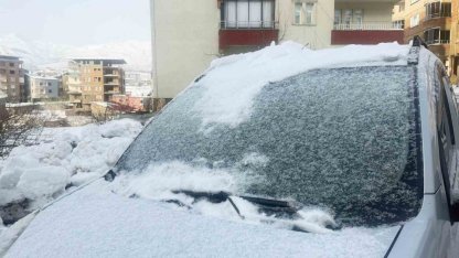 Hakkari’de dondurucu soğuklar