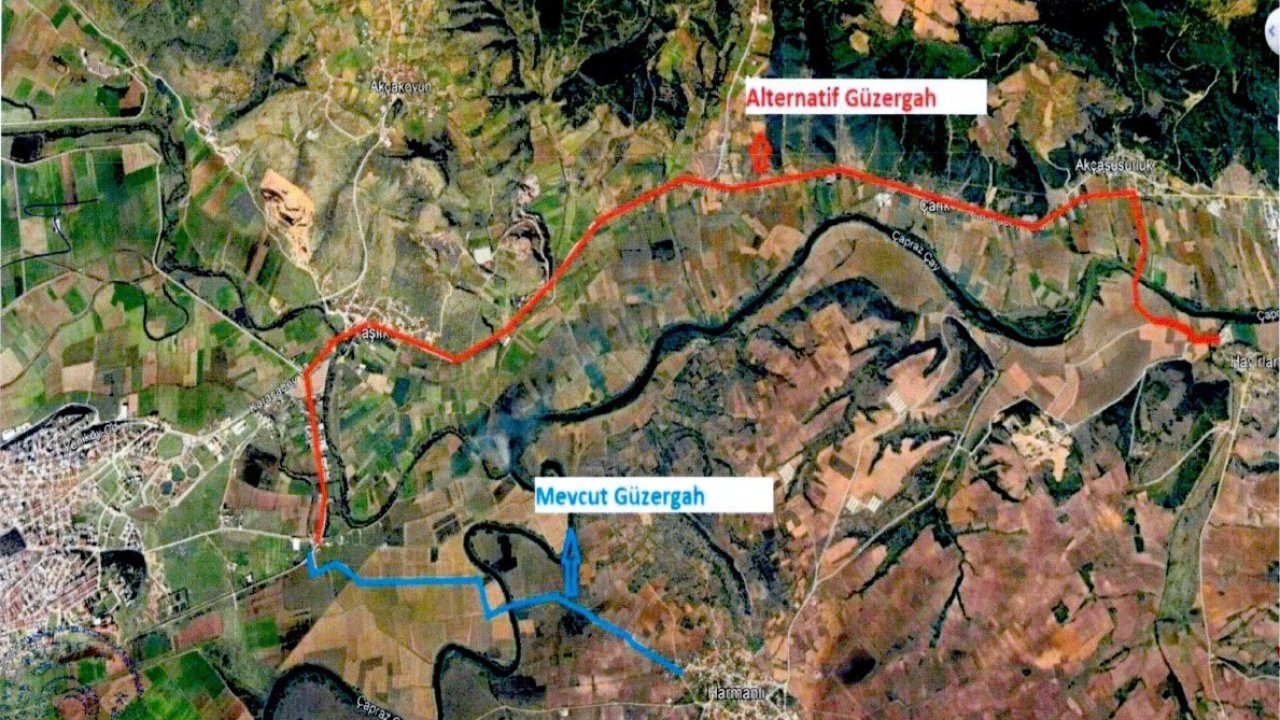 Hasar gören ve beşik gibi sallanan köprü yıkılıyor