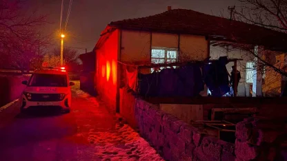 Hastanede 2 günlük bebeklerinin acı haberini aldılar