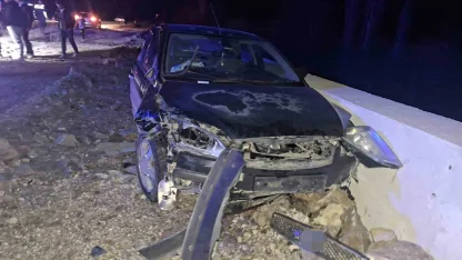 Hisarcık’ta otomobil ile motosiklete çarpıştı: 2 yaralı