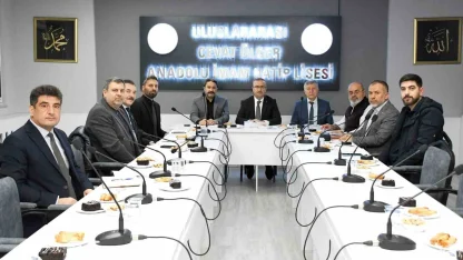 İmam hatip okullarıyla ilgili toplantı yapıldı