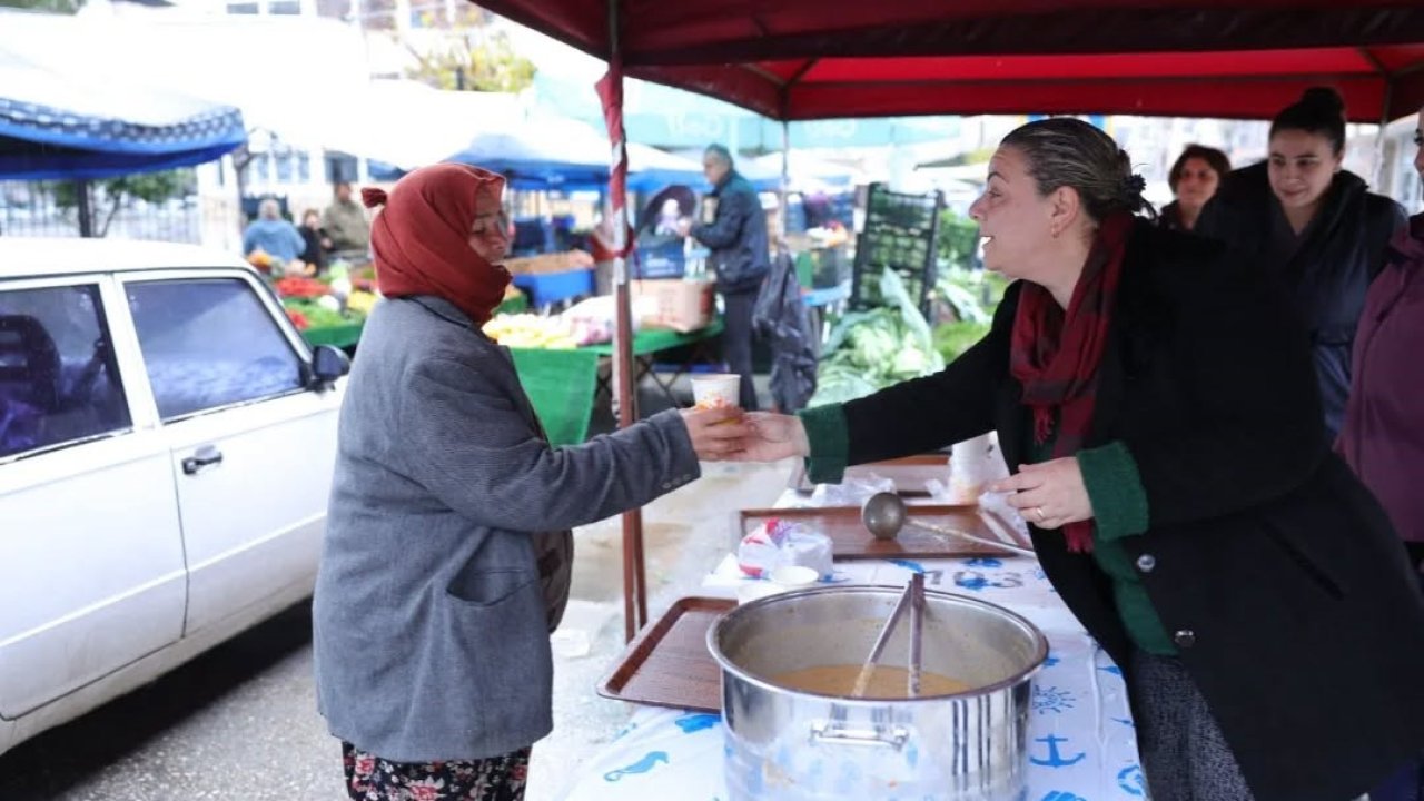 İncirliova Belediyesi’nden pazarda sıcak çorba ikramı