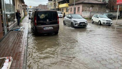 İncirliova’da sağanak yağış hayatı olumsuz etkiledi