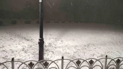 İstanbul Anadolu Yakası’nda kar yağışı etkisini arttırdı