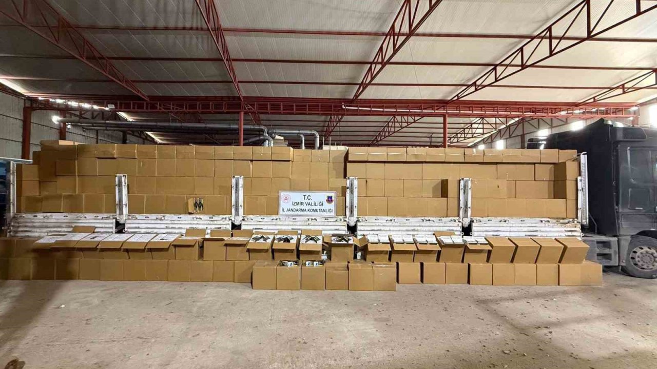 İzmir’de 12 milyon 720 bin kaçak makaron ele geçirildi