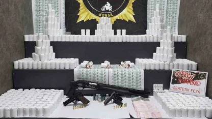 İzmir’de uyuşturucu operasyonu: 3 gözaltı