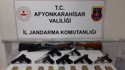 Jandarmadan ruhsatsız silah operasyonu
