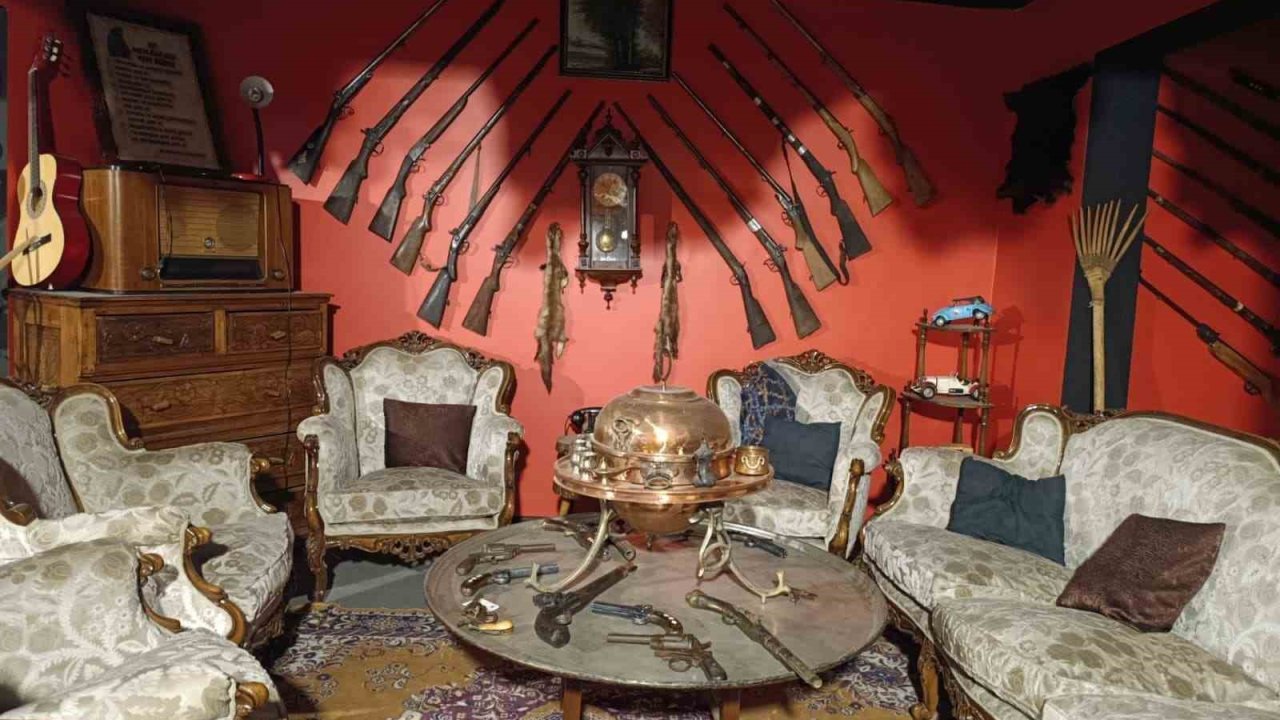 Kahramanmaraş’ta nostalji durağı: Antikaların arasında zaman yolculuğu