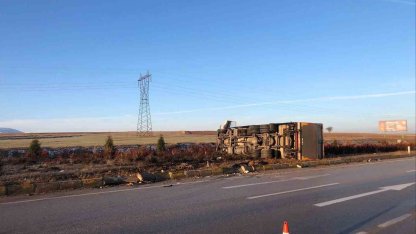 Kamyonla çarpışan otomobil sürücüsü hayatını kaybetti