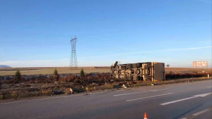 Kamyonla çarpışan otomobil sürücüsü hayatını kaybetti