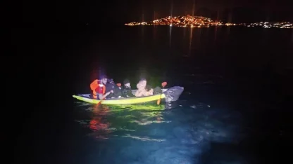 Kanoyla kaçarken yakalandılar