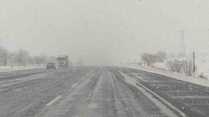 Kar yağışı Van-Bitlis yolunda etkili oluyor