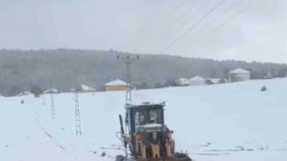 Karabük’te kar yağışı nedeniyle 109 köy yolu ulaşıma kapandı
