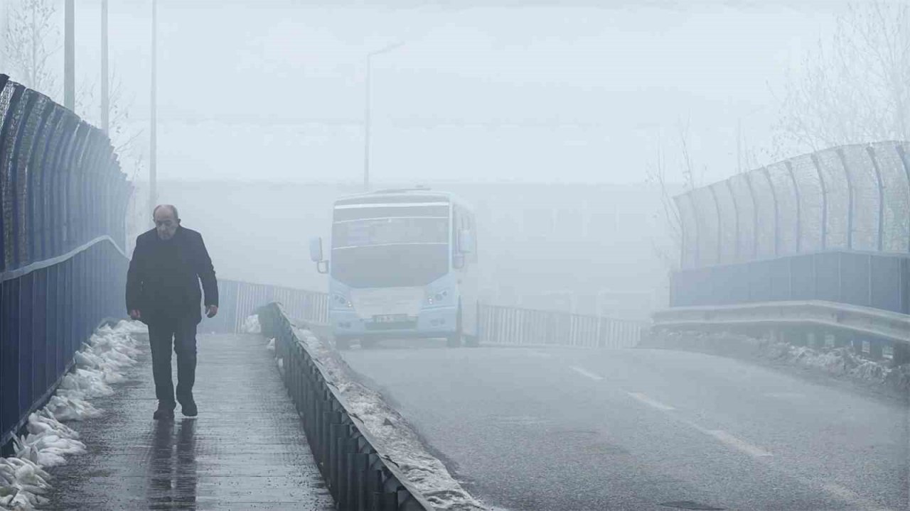 Karabük’te yoğun sis görüş mesafesini düşürdü