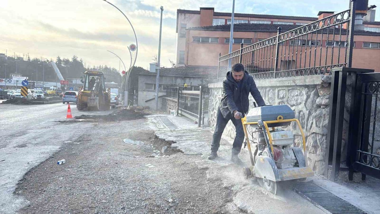 Karabük’te yol ve kaldırım seferberliği devam ediyor