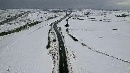 Karadeniz yaylaları değil, İstanbul: Arnavutköy’de kartpostallık kış manzarası