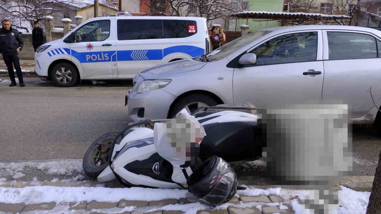 Karaman’da otomobille motokurye çarpıştı: 1 yaralı