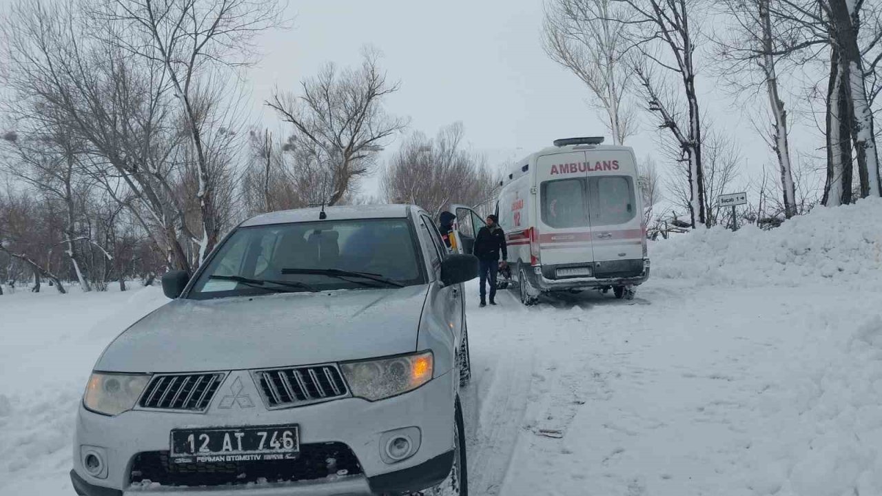 Karlı yollar aşıldı, kalp hastası muhtar için ekipler seferber oldu