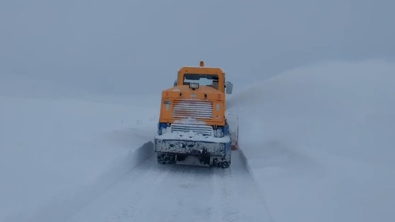 Kars’ta 143 köy yolu ulaşıma kapandı