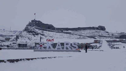 Kars’ta okullar tatil edildi, uçak seferleri iptal!