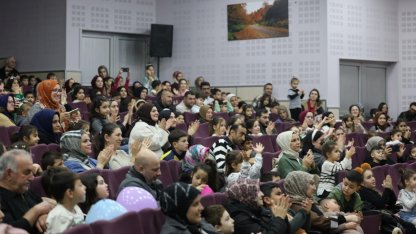 Kartepe’de çocuklar "Karlar Diyarı" oyunuyla eğlendi