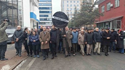 Kayseri’de Alevi örgütlerden CHP İl Başkanlığı’na ‘siyah çelenkli’ tepki