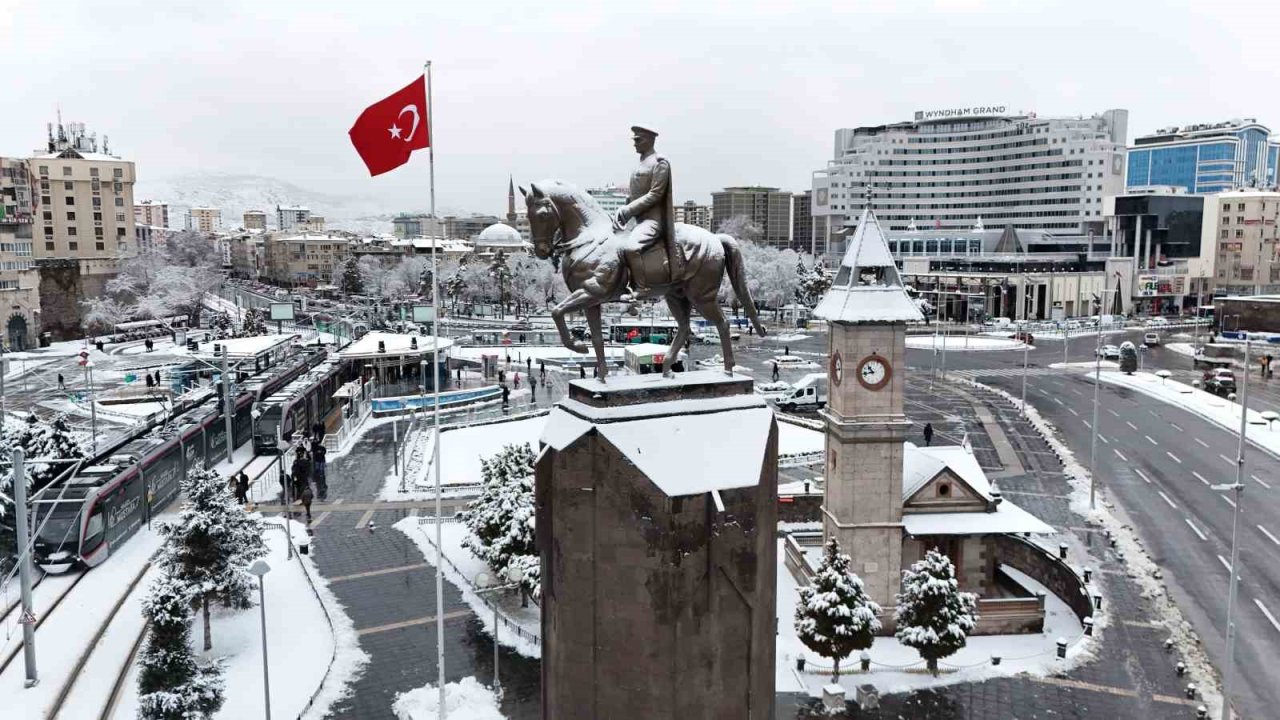 Kayseri’de kar güzelliği