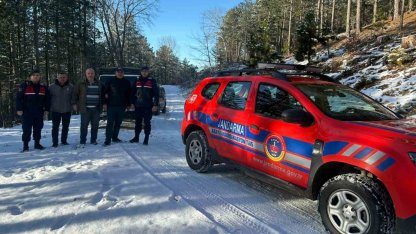 Kazdağları’nda karda mahsur kalan 4 kişiyi jandarma kurtardı