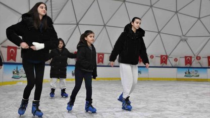 Keçiören Belediyesi’nden ücretsiz buz pateni hizmeti