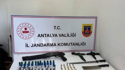 Kepez’de jandarmadan ruhsatsız silah operasyonu