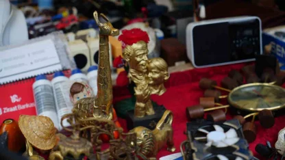 Kiminin çöpü, kiminin hazinesi: "Ankara Bit Pazarı"