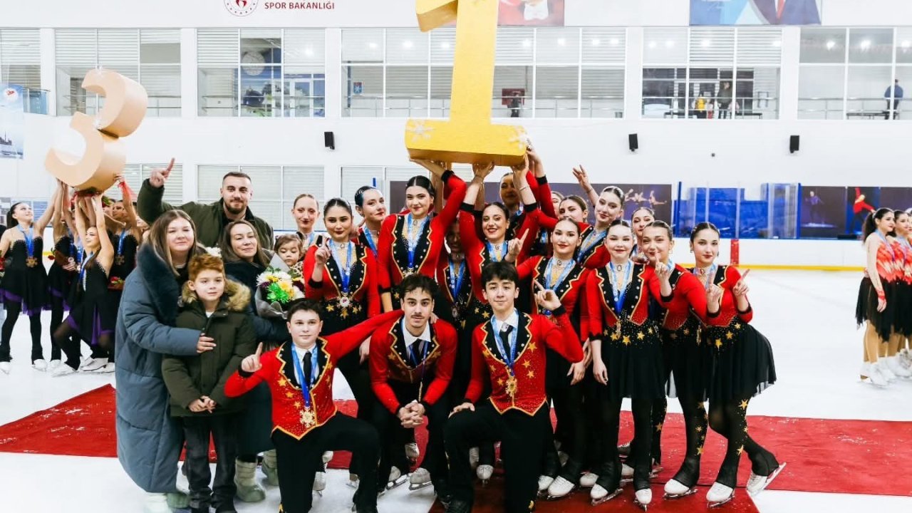 Kocaeli takımları, senkronize buz pateninde kürsüyü kaptırmadı