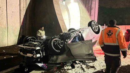 Kontrolden çıkan otomobil tünel girişinde takla attı: 1 yaralı
