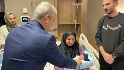 Konya’da yeni yılın ilk bebeği Alparslan bebek oldu