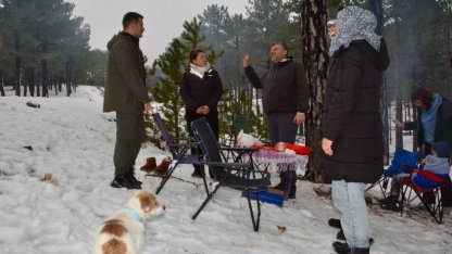 Köyceğiz Kaymakamı Kumcu, vatandaşların kar keyfine ortak oldu