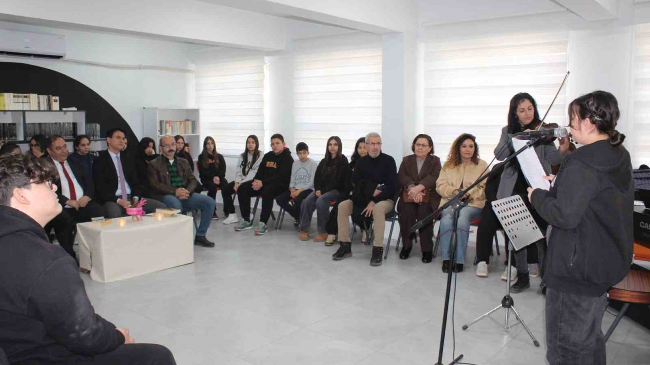 Köyceğizli öğrencilerden şiir ve müzik konseri
