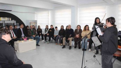 Köyceğizli öğrencilerden şiir ve müzik konseri