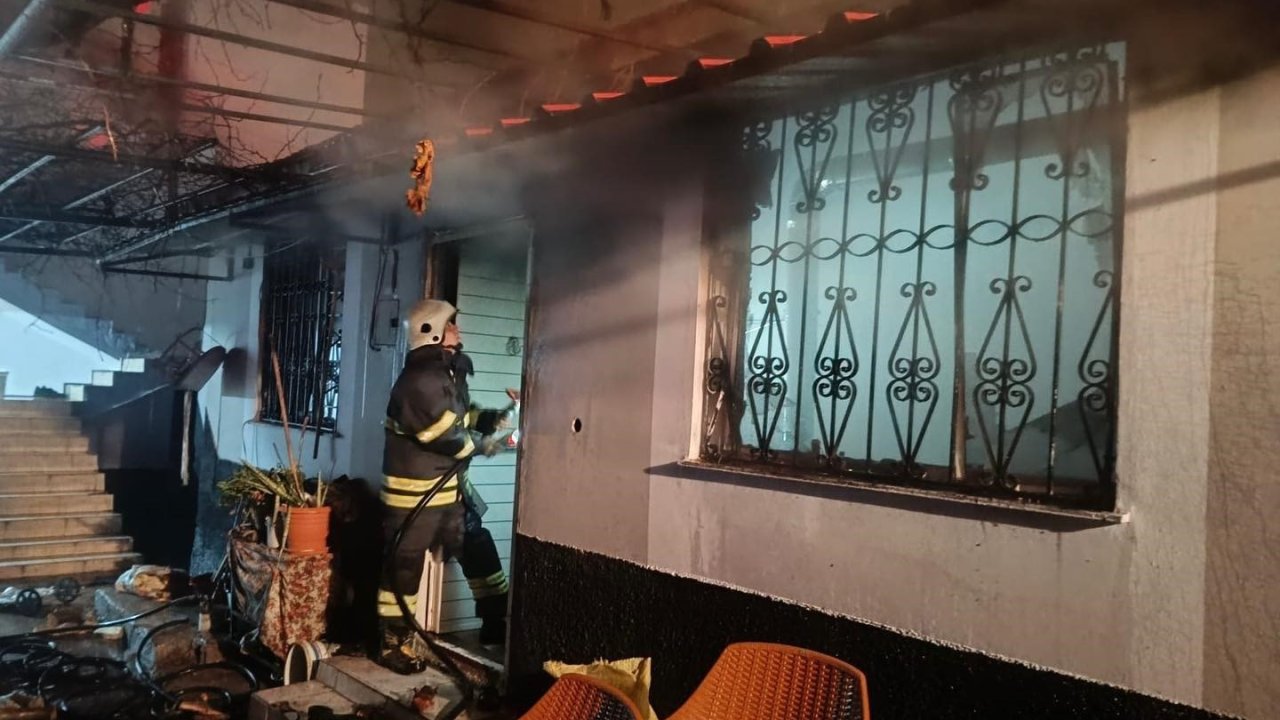 Kumlu’da müstakil ev yangını