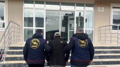 Kütahya JASAT ekipleri, 5 yıldır aranan cezaevi firarisini Balıkesir’de yakaladı