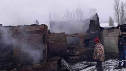 Mahallede korkutan yangın