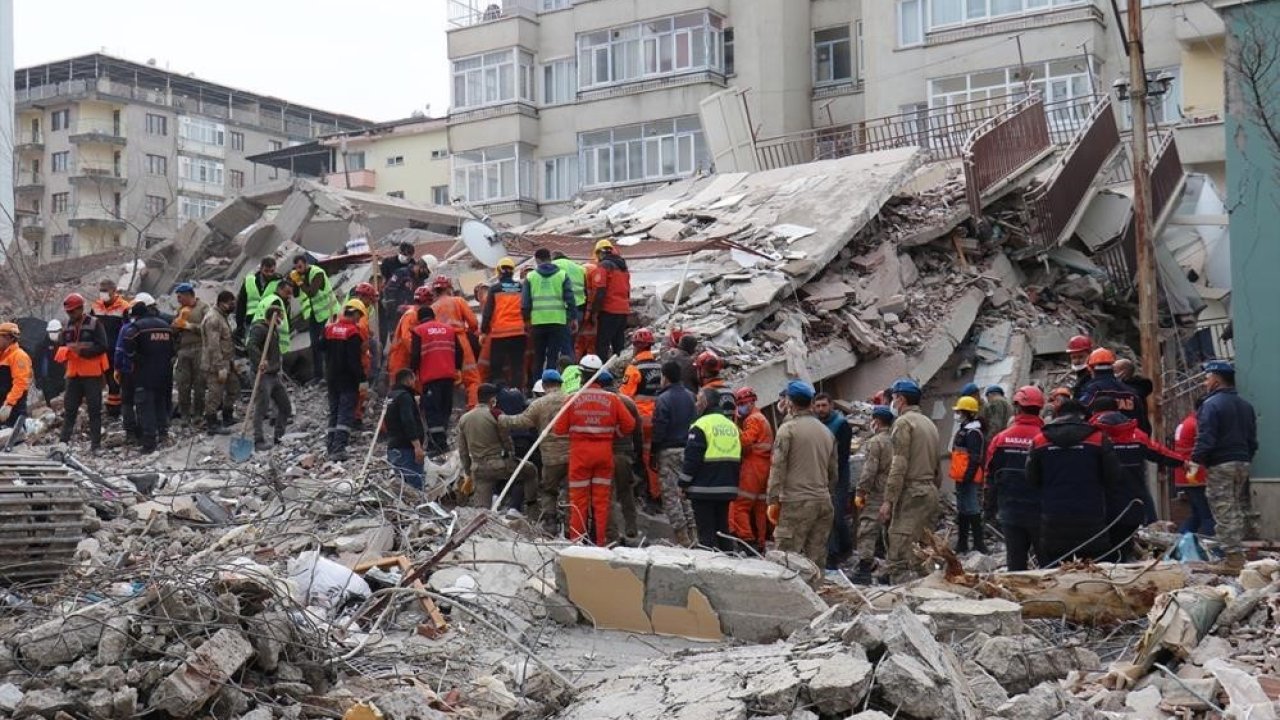 Malatya’da Ergün Apartmanı davasında karar: 7 sanığa hapis, 3’ü tutuklandı